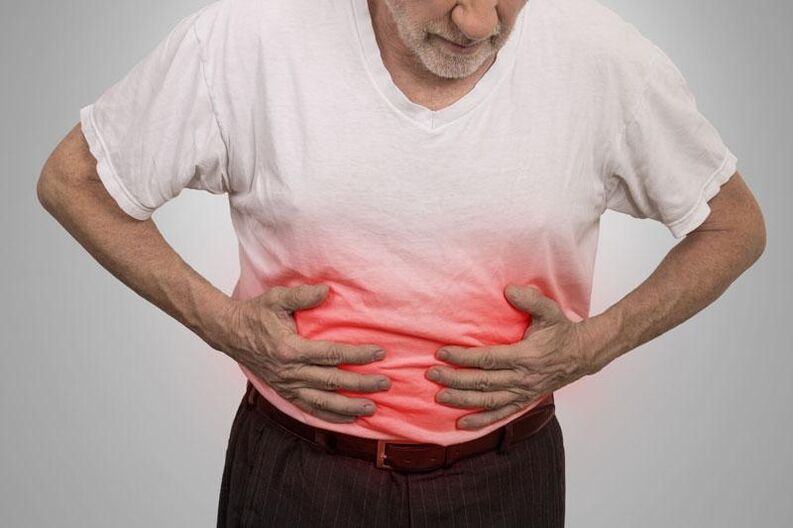 O malestar intestinal é un síntoma común dunha infección parasitaria.